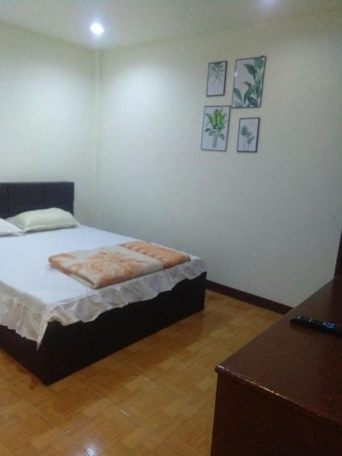 Om Inn Bangkok Bagian luar foto